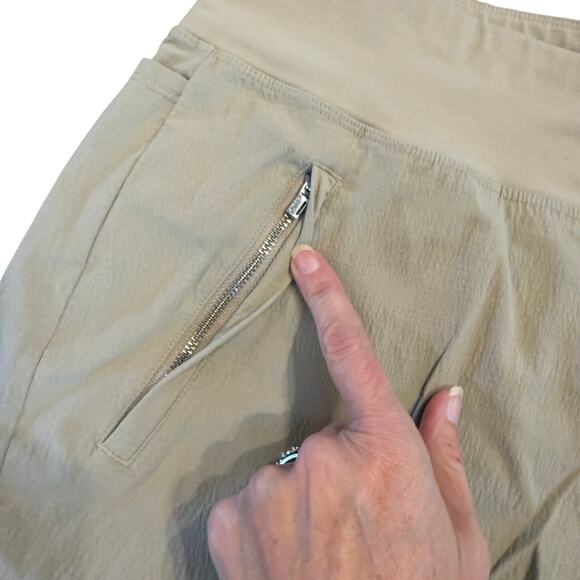 Athleta Women’s Khaki Trekkie North Short, pockets, Size 16 - Picture 4 of 9